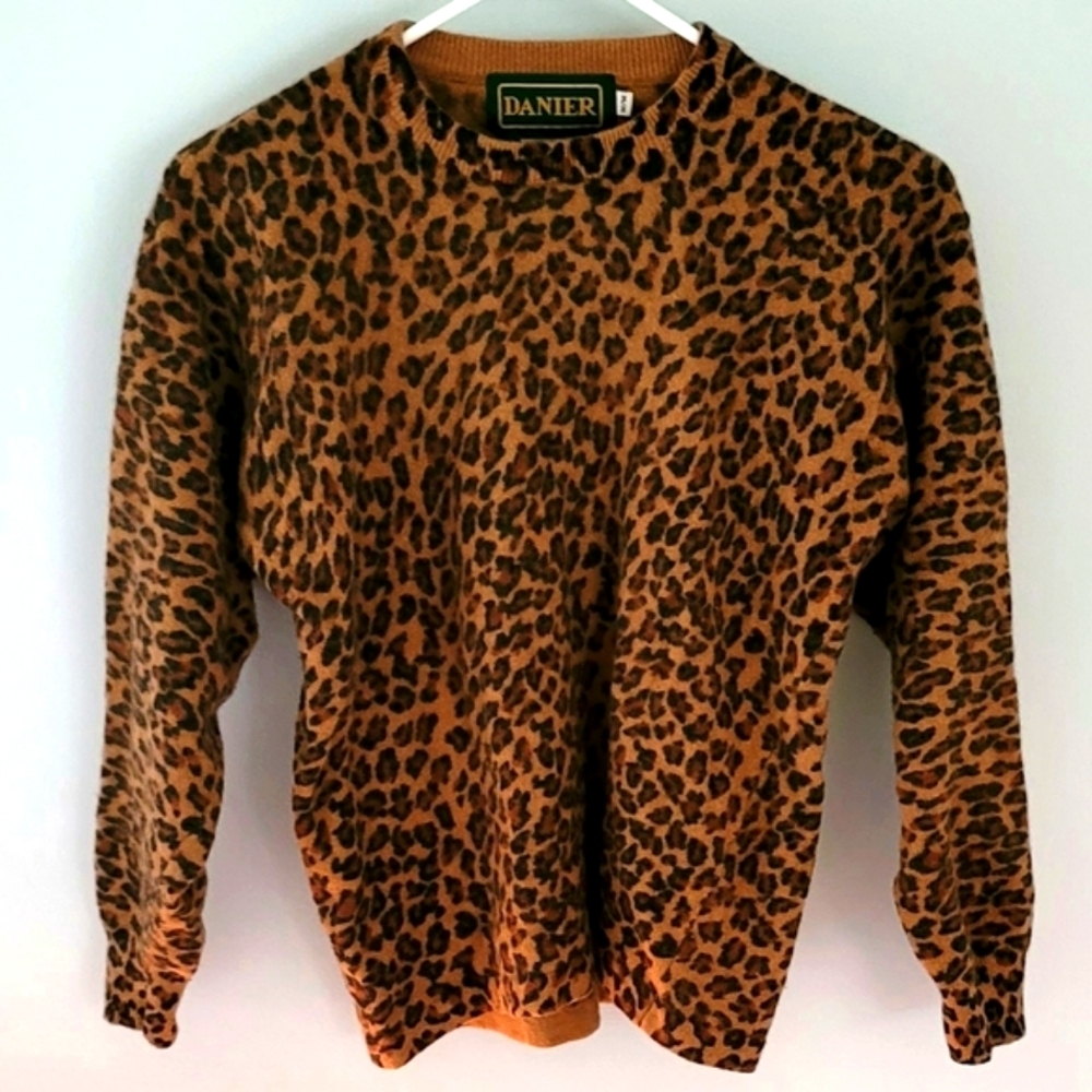 Vintage Danier Women's Leopard Print Crew-Neck Pull-Over Sweater Size M